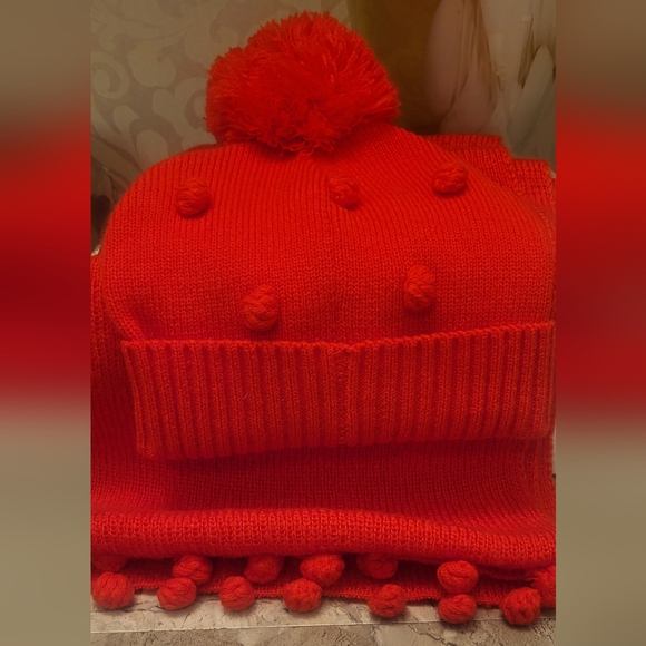 Levi's Red Pom-Pom Knit Beanie and Scarf Set - Picture 1 of 8
